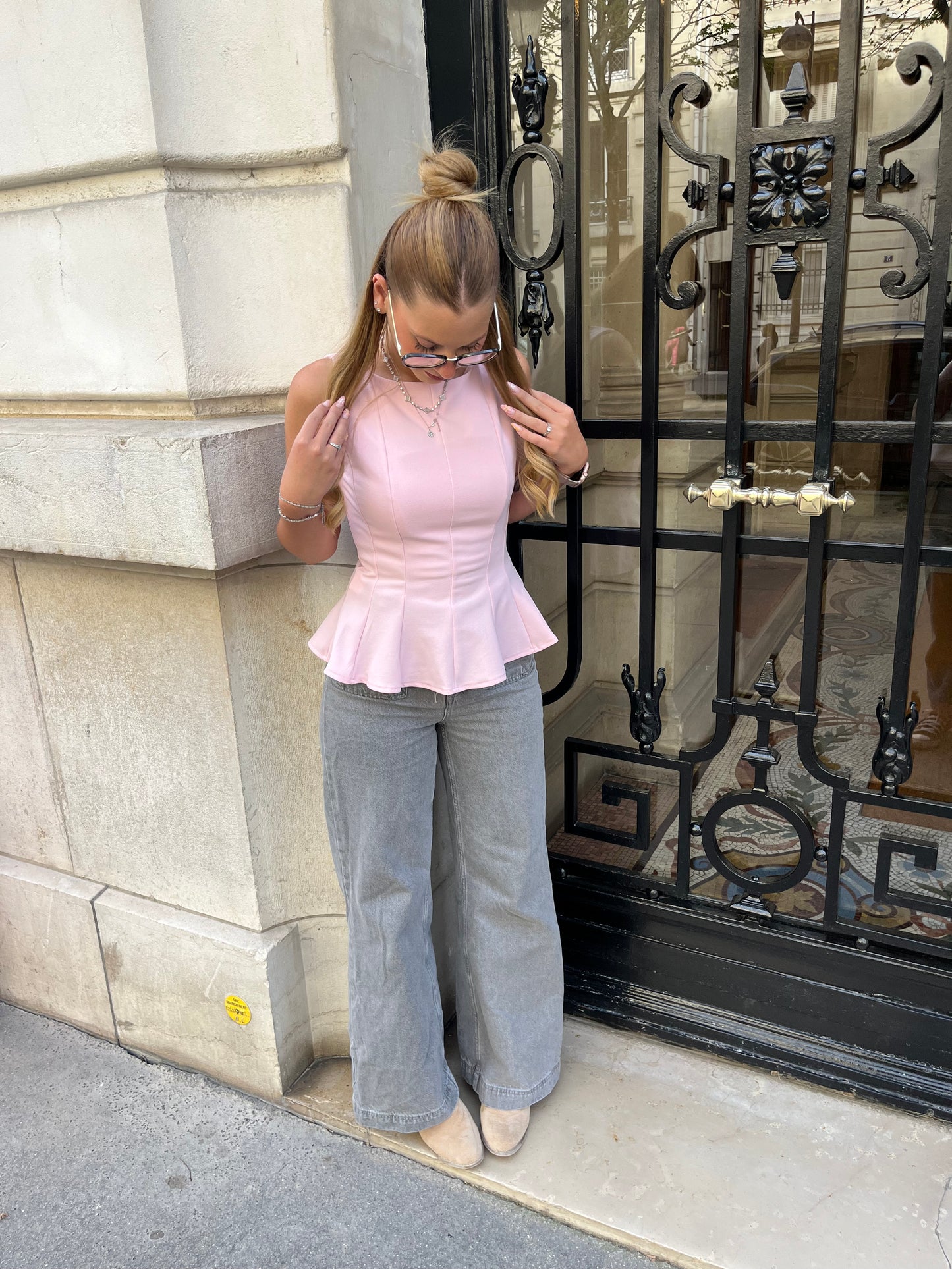 Top Lily rose