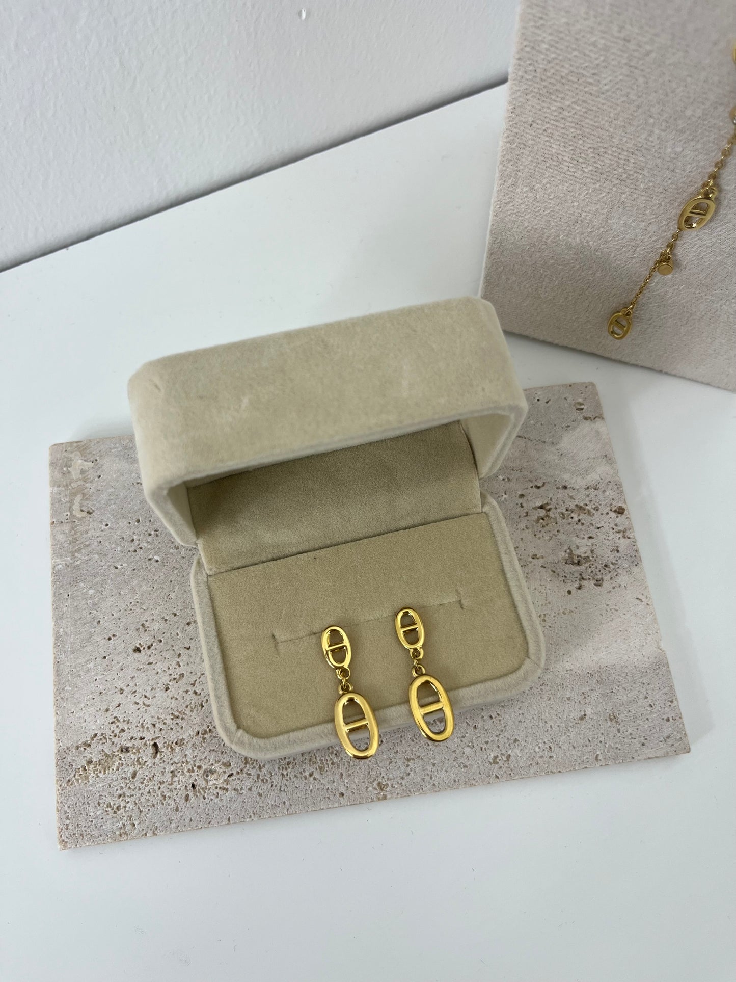 Boucles d’oreilles Théa doré